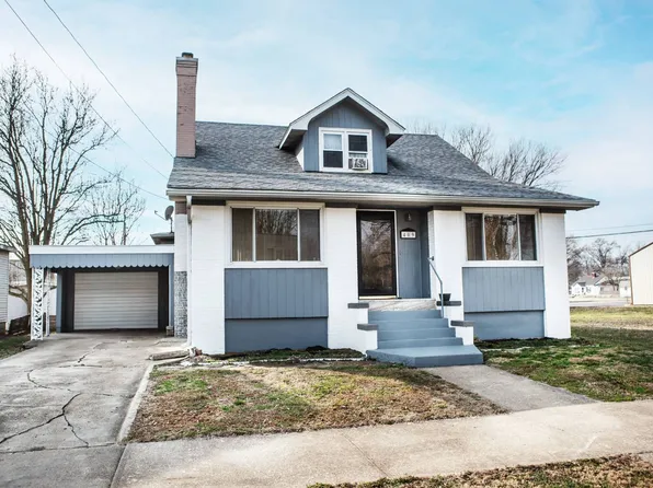 409 SE 2nd St, Fairfield, IL 62837