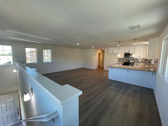 2nd image of 3997 Savannah Ln