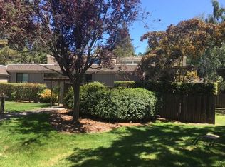 17 Farm Rd, Los Altos, CA 94024