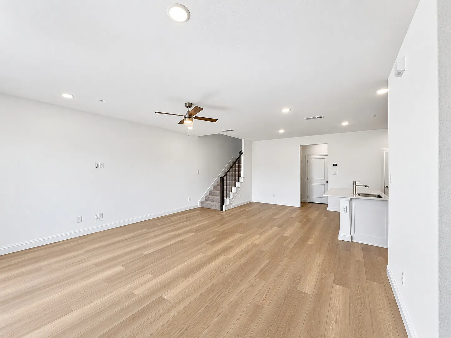 8804 Samara St — Photo 2