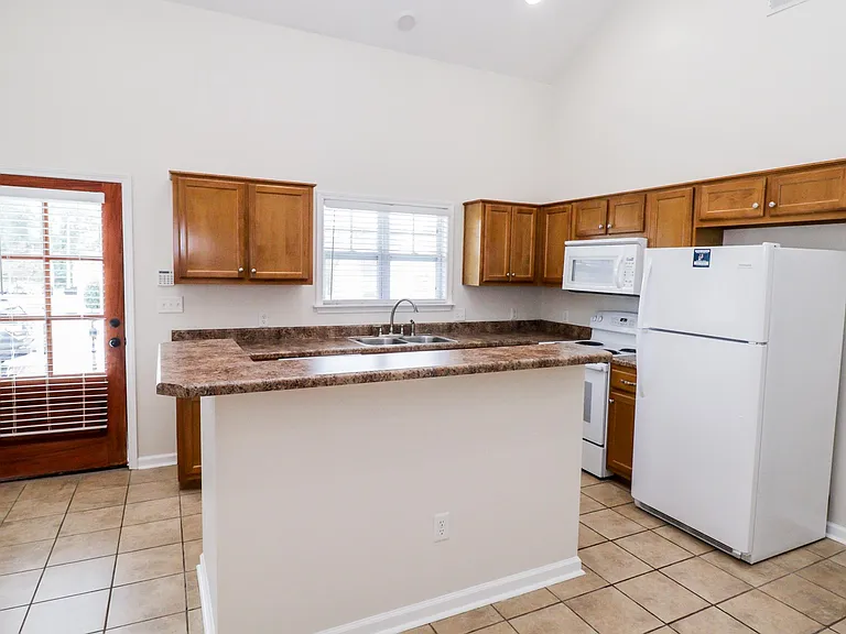 109 Saucer Ln — Photo 3