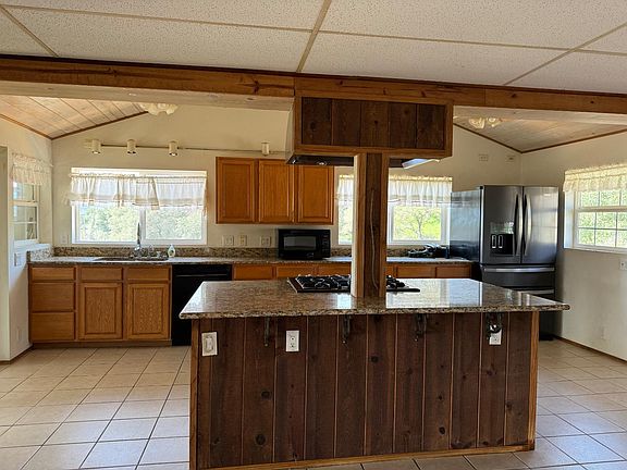 4th image of 2127 Leonard Rd
