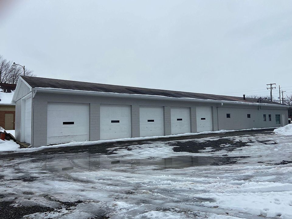 2nd image of 8848 E Market St