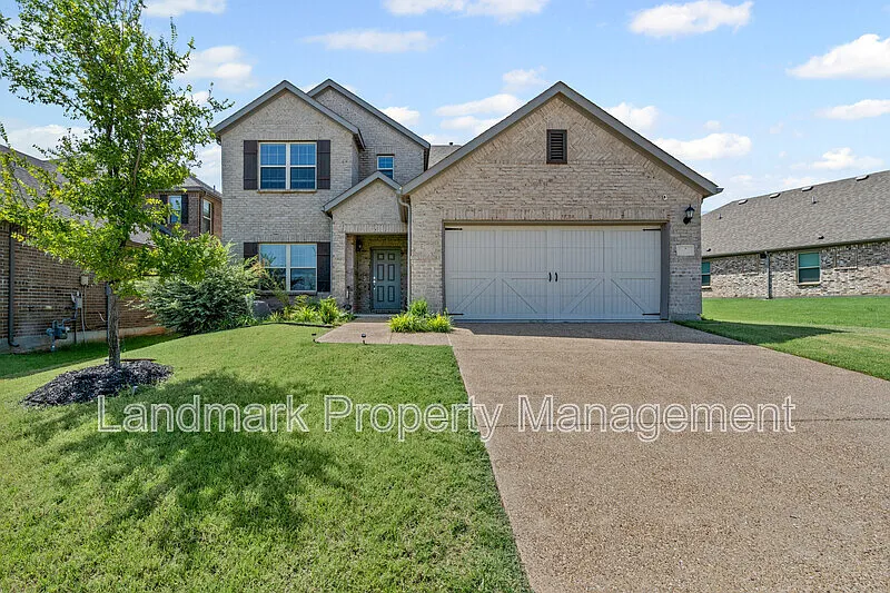 4 bed, 3.0 bath, 2769 sqft, $3,250 — Photo 1