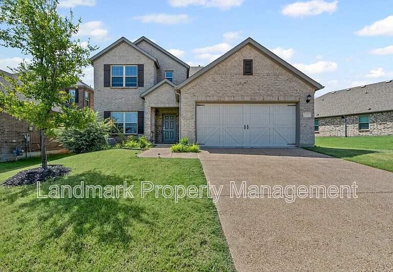 1206 Fox Chase Dr — Photo 1