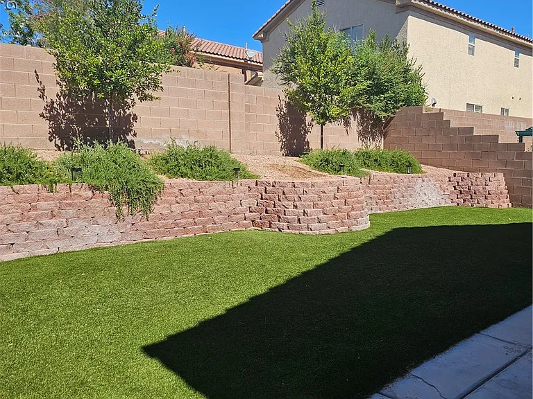 1513 Calle Montery St — Photo 26