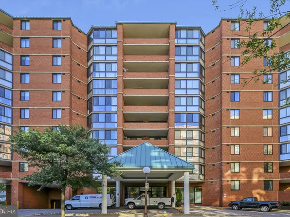 1001 N Randolph St APT 921, Arlington, VA 22201