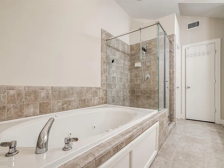 2710 Hullsmith Dr #401 — Photo 24