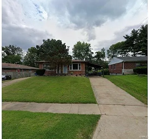 464 Parker Ave photo 1
