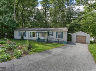 10 Ash Dr, Manheim, PA 17545