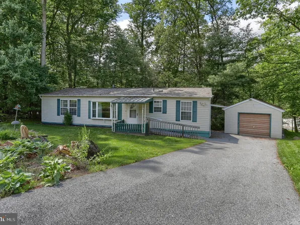10 Ash Dr, Manheim, PA 17545