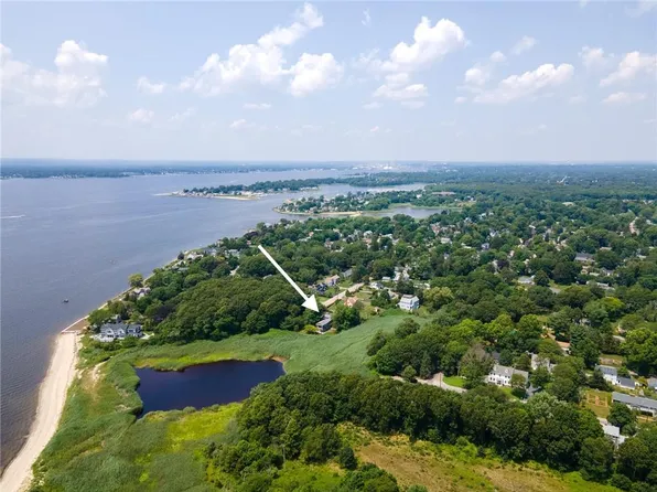 150 Alfred Drown Rd, Barrington, RI 02806