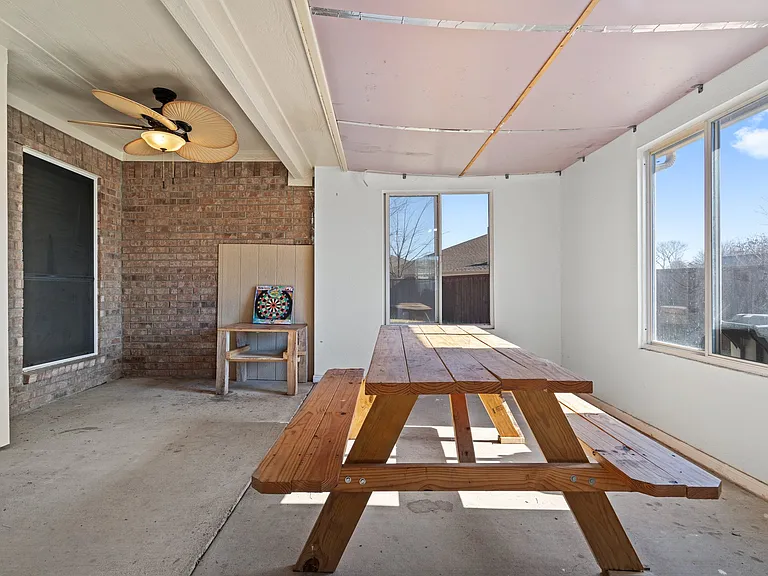 107 Loda Ct — Photo 8