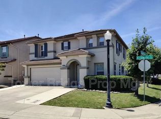 4921 Broadwater Dr, Sacramento, CA 95835