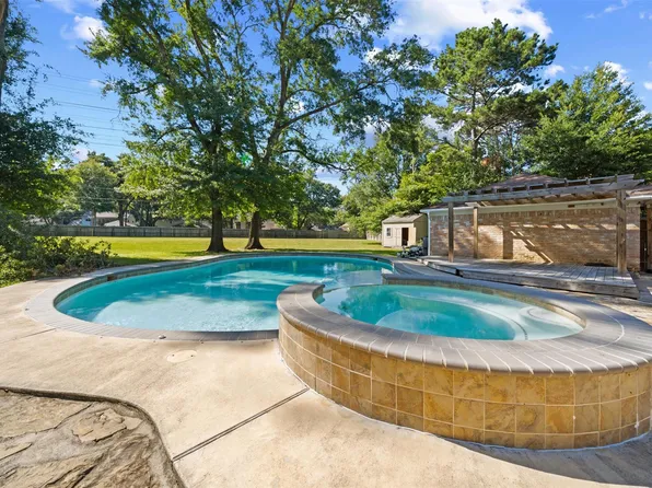 12854 Highland Hills Dr, Cypress, TX 77429