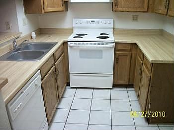 2nd image of 540 N May St #1090