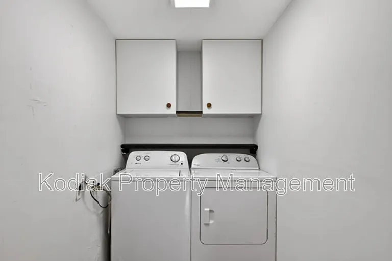 125 S 200 W — Photo 10