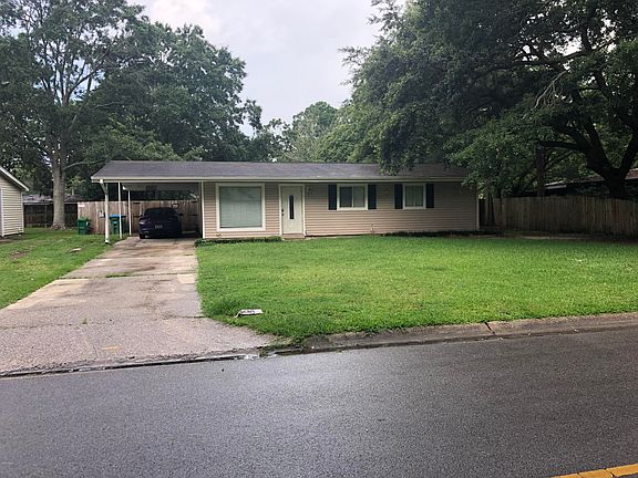 2nd image of 2321 Fernwood St