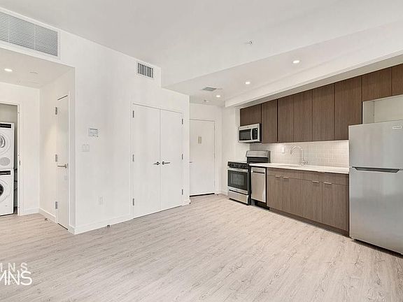 3rd image of 840 Fulton St APT 603