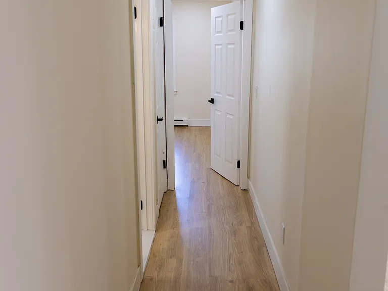 11 Jefferson St #1B — Photo 3