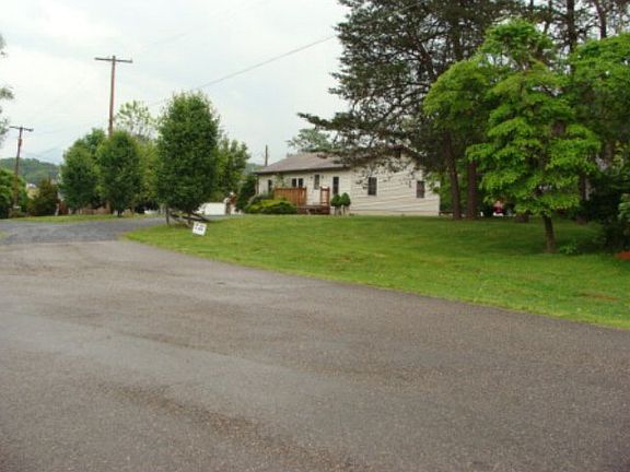 4th image of 1006 Wahnona Ave