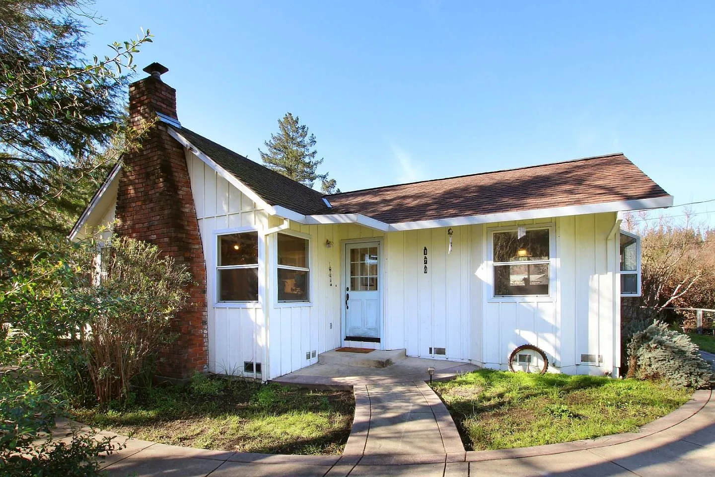 170 Laurel Dr photo 1
