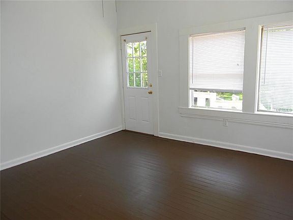 2nd image of 1009 E 2nd St APT 3