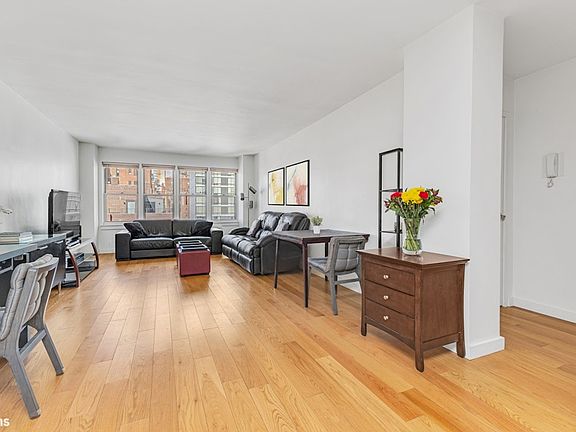 4th image of 155 E 38th St APT 16B