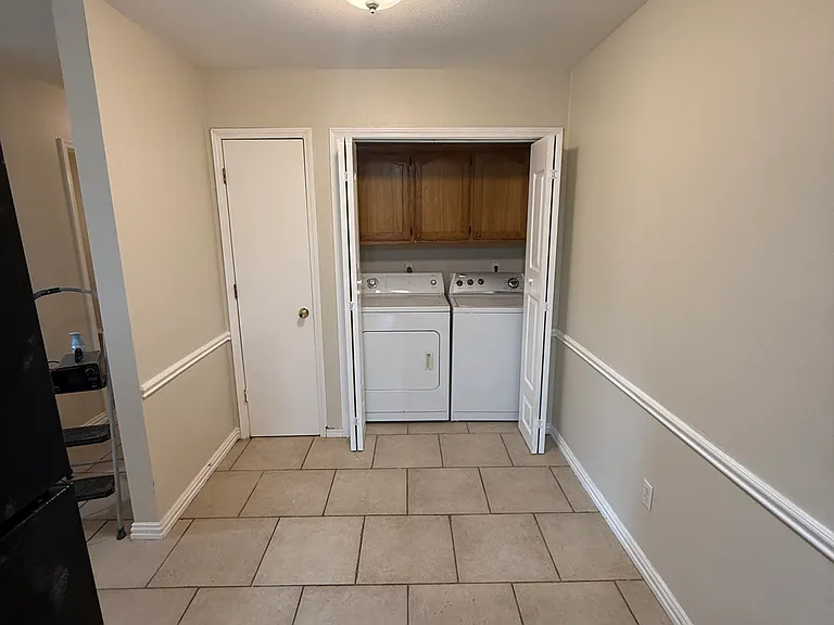 2611 Louisville St #2611 — Photo 10