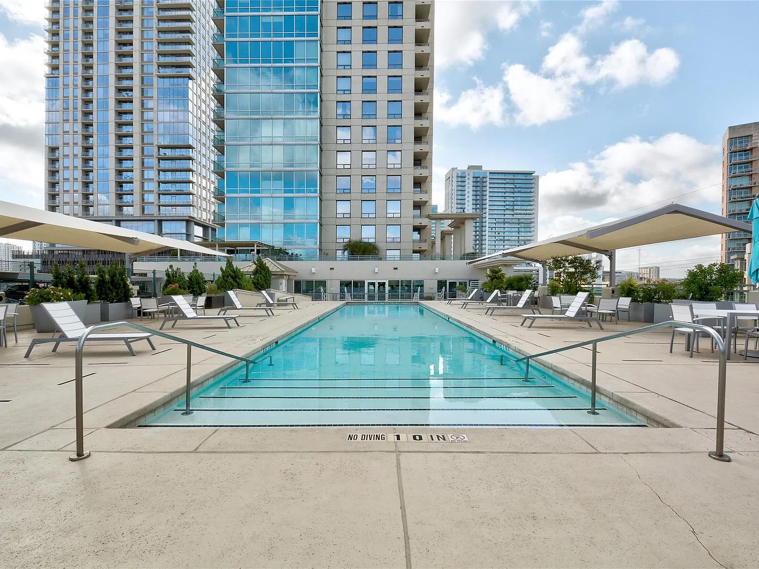 1 bed, 1.0 bath, 565 sqft, $2,500 — Photo 2