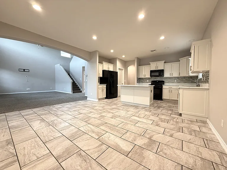 1028 Flyer Pl — Photo 7