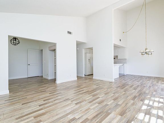 3rd image of 203 Donegal Ave
