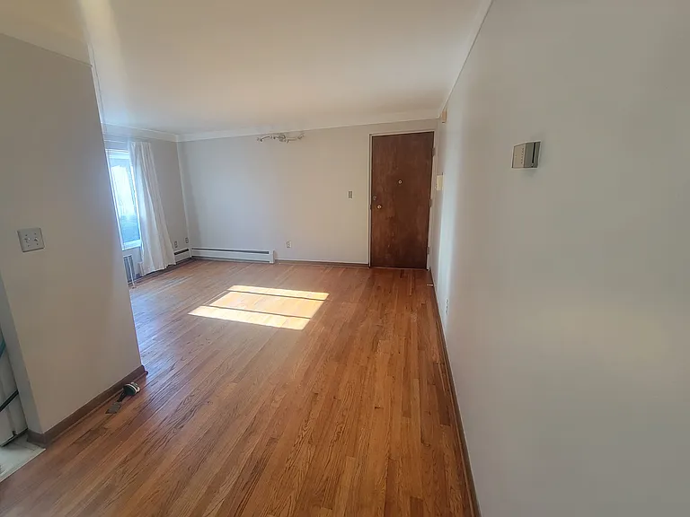 15249 E Nine Mile Rd #4 — Photo 3