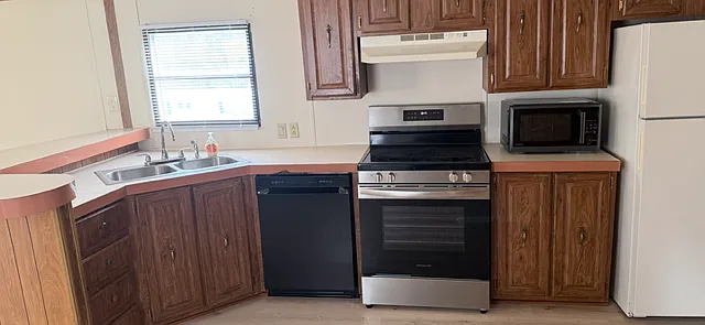 307 Quiet Waters Ct — Photo 5