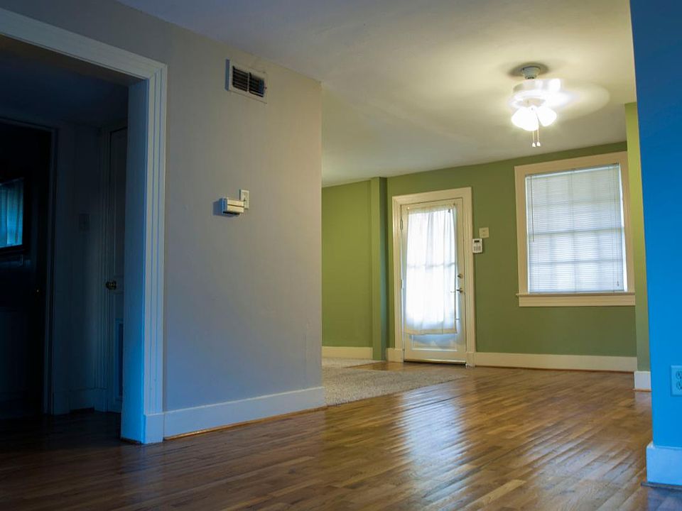 Living Room/Dining Room