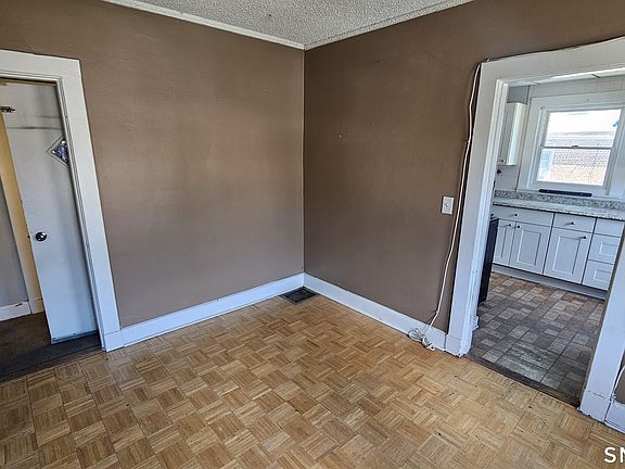 3rd image of 7 Horace Street