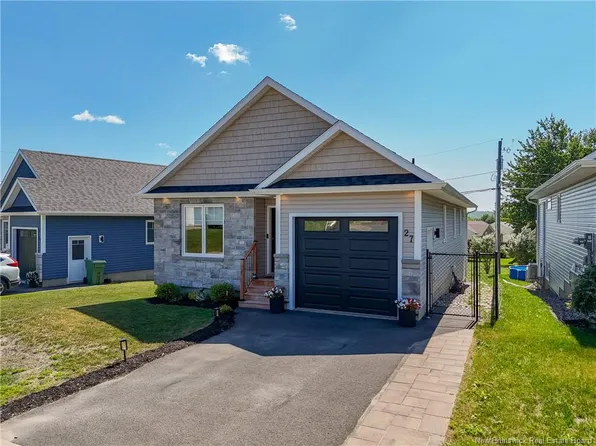27 Wyngate Dr, Fredericton, NB E3A 9X8