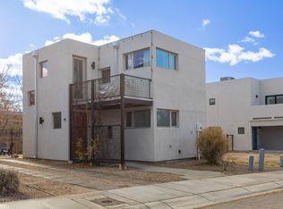 704 Benicia Ln SW, Albuquerque, NM 87102