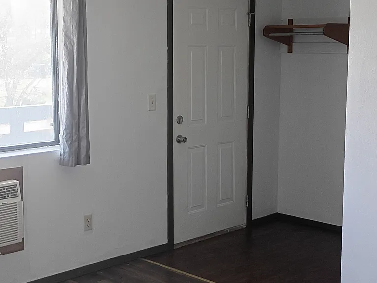 1411 Laurel St — Photo 9