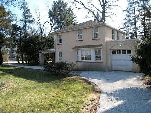 1200 Montgomery Ave photo 1
