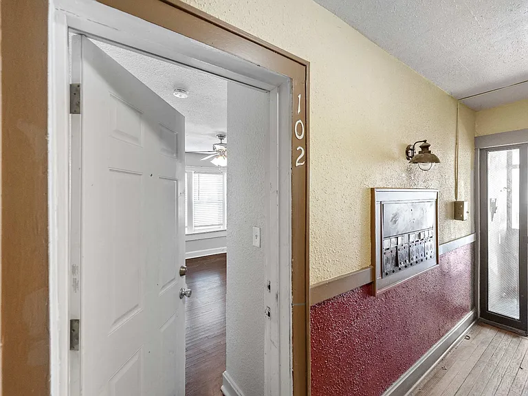 4400 Jarboe St — Photo 16