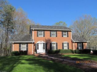 134 Essex Ln, Mount Airy, NC 27030