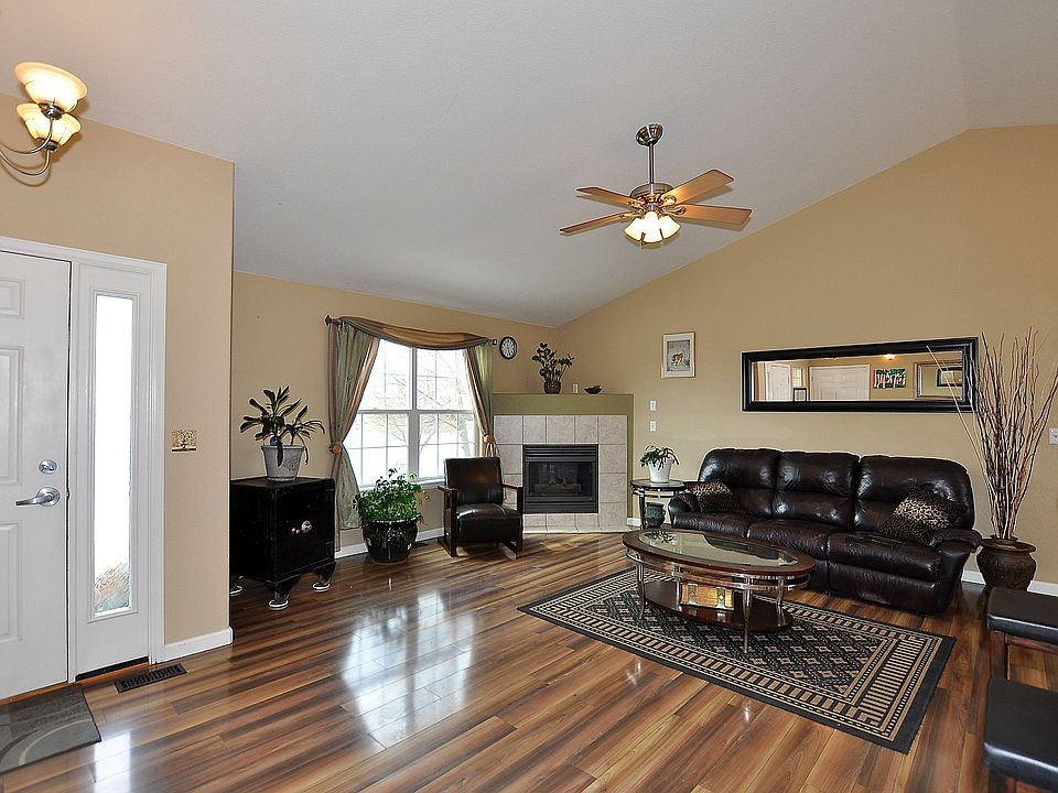 1st image of 2717 Park View Dr