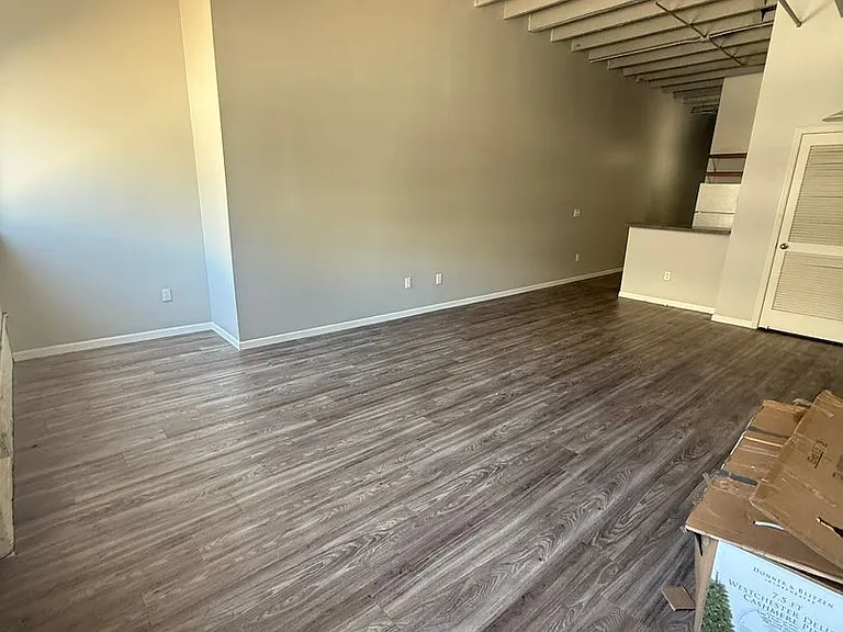 1115 Harney St — Photo 37