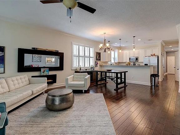 3rd image of 935 Pine Grove Avenue