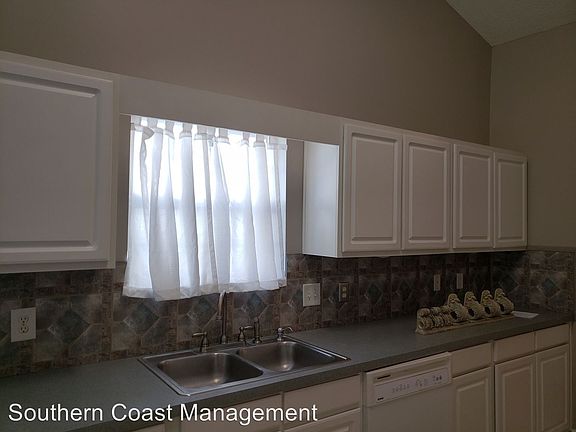 3rd image of 4681 Southgate Pkwy