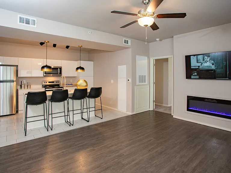 Crown at Seven Oaks Apartment Homes — Photo 17