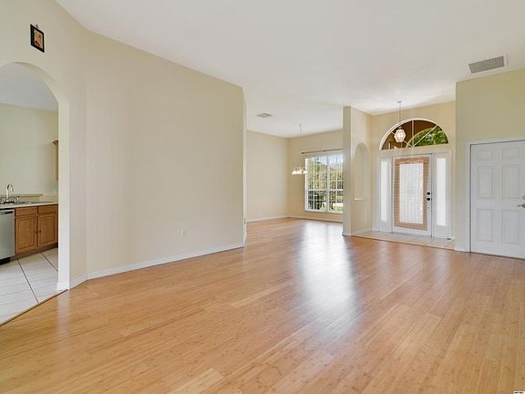 4th image of 2484 Huron Cir