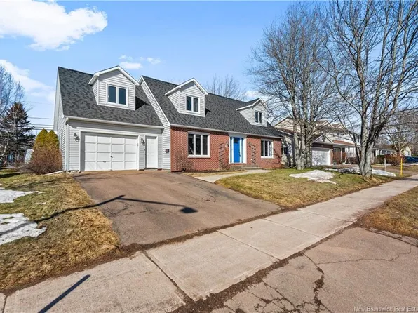 163 Woodleigh St, Moncton, NB E1C 9K2
