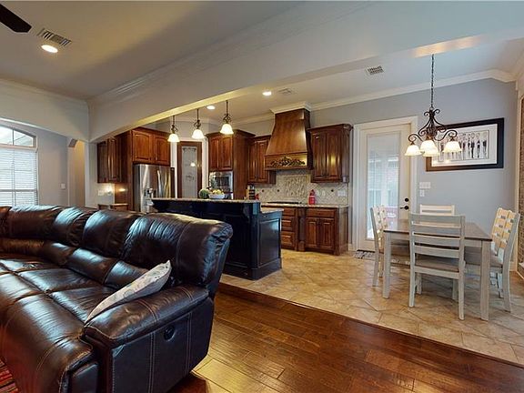 5th image of 549 Chinquipin Dr